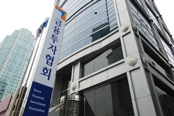 “엔비디아 팔고 삼성전자 담았다”…RIA 통해 2조원 국내 복귀 관련 반도체, 이차전지, 해외자금유입, 국내증시복귀 투자 리포트 시각 자료